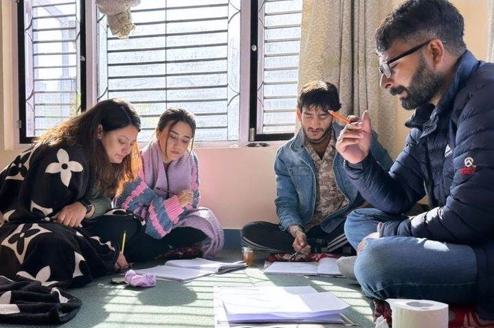 भदौ २९ मा स्वस्तिमा र वर्षाको 'ऐँचो पैँचो' !